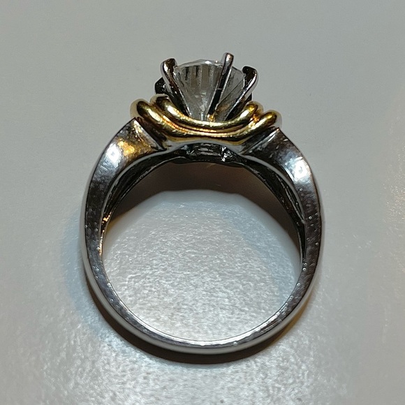 Silver 925 “Engagement style” Ring with CZ stones Size 7 - Picture 5 of 7